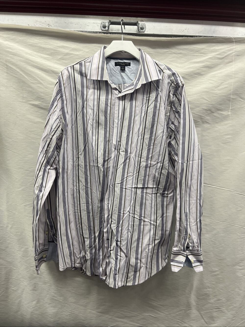 Banana Republic men’s long-sleeve button-down shirtLarge (L) Beautiful Modern